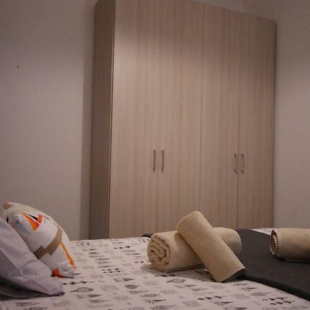 キアーヴァリCasa Gli Scogliアパートメント エクステリア 写真